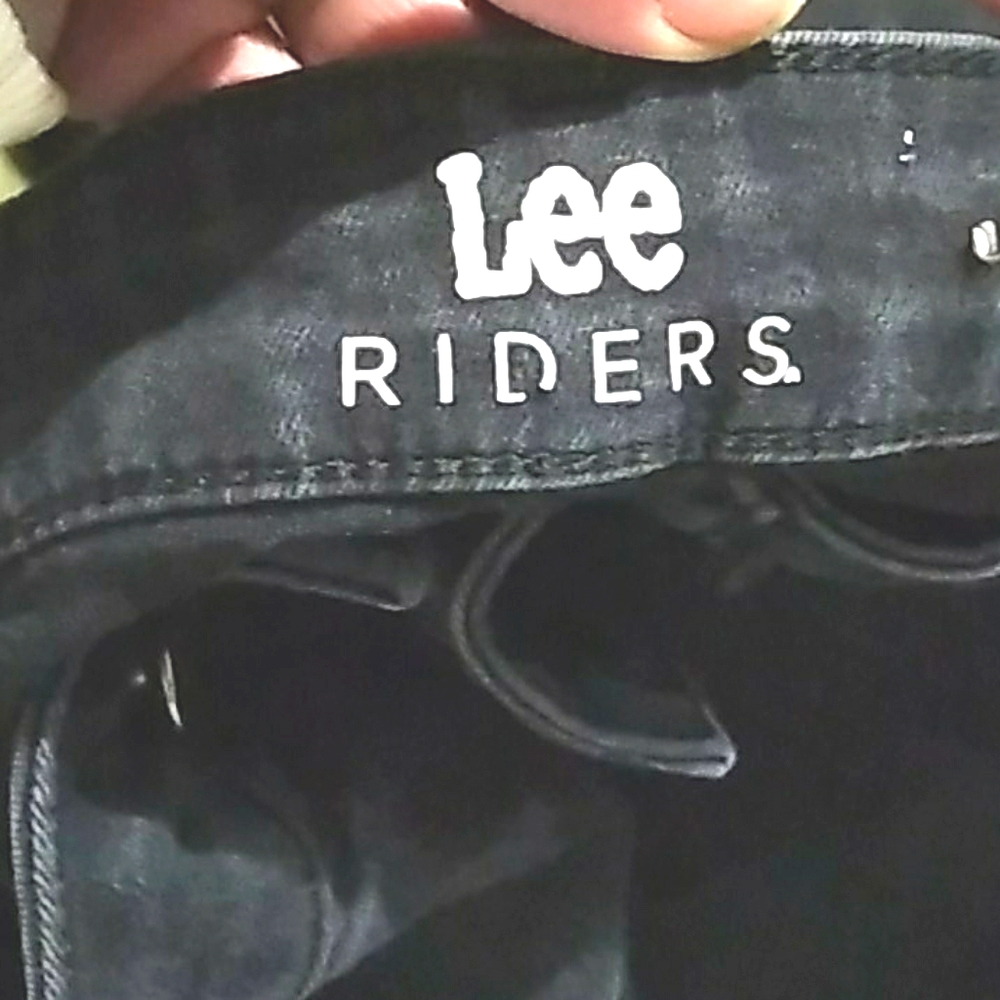 Lee riders